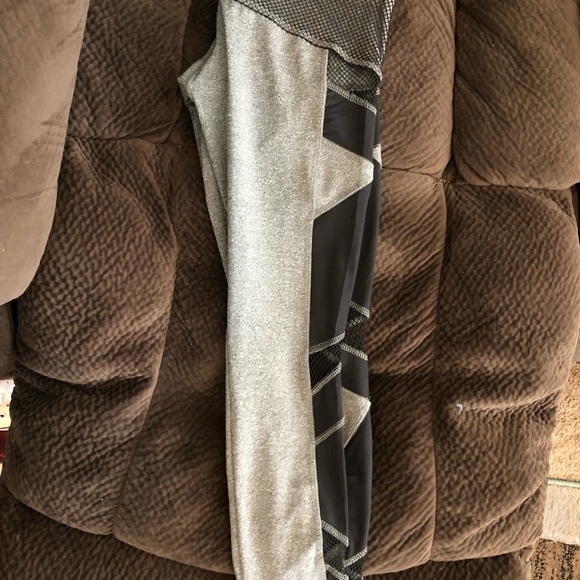 Grey mesh workout leggings - Picture 3 of 4